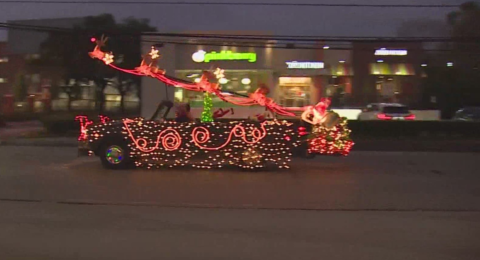In River Oaks, ‘Christmas Cab’ finishs traffic