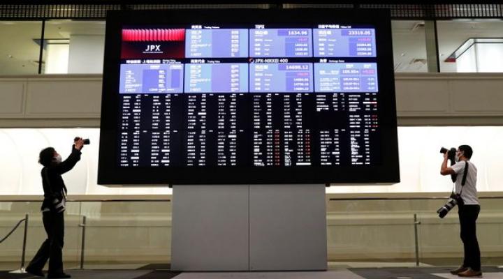As center movements to Georgia Senate overflow, Asian stocks crush lower